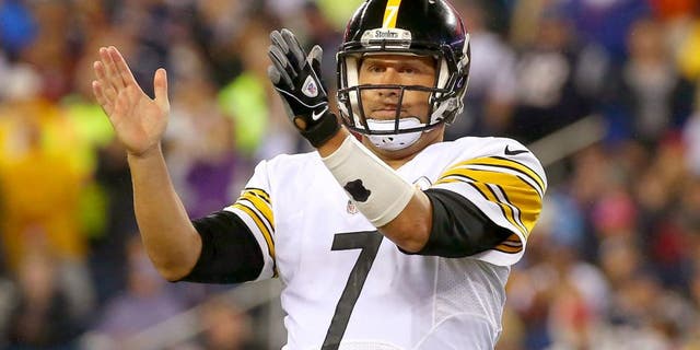 Ben Roethlisberger #7 of the Pittsburgh Steelers gestures after a play in the second half against the New England Patriots at Gillette Stadium on September 10, 2015 in Foxboro, Massachusetts. (Photo by Jim Rogash/Getty Images)