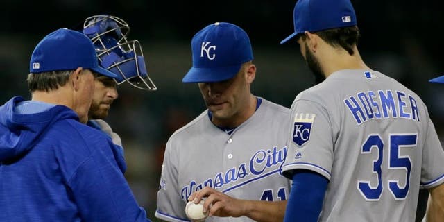 DETROIT, MI - SEPTEMBER 23: Danny Duffy #41 of the Kansas City Royals is pulled by manager Ned Yost #3 of the Kansas City Royals during the fourth inning at Comerica Park on September 23, 2016 in Detroit, Michigan. The Tigers defeated the Royals 8-3. (Photo by Duane Burleson/Getty Images)
