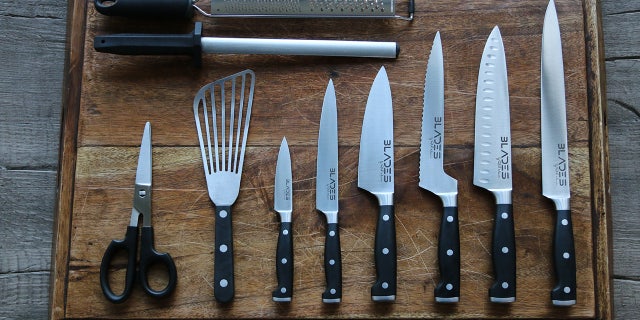 BLADES knife set