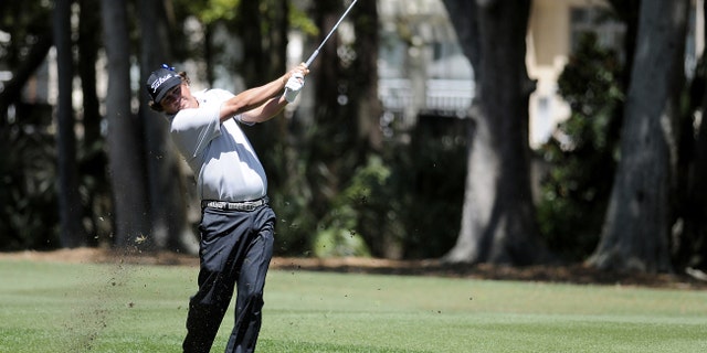 Jason Dufner hits from the first fairway during the first round of the RBC Heritage golf tournament Thursday, April 18, 2013, in Hilton Head Island, S.C. (AP Photo/The Island Packet, Sarah Welliver)