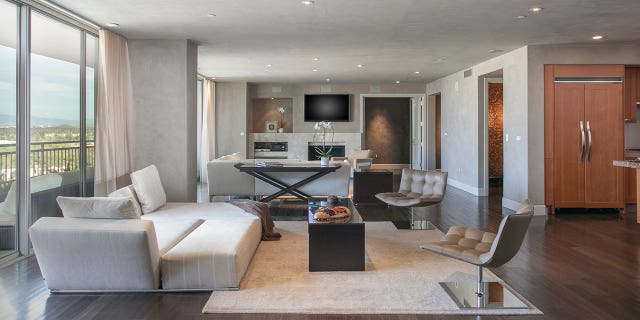 For starters, experts agree that a well-staged home is essential for moving a property.