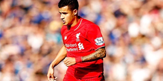 LIVERPOOL, ENGLAND - OCTOBER 04: Philippe Coutinho of Liverpool in action during the Barclays Premier League match between Everton and Liverpool at Goodison Park on October 4, 2015 in Liverpool, England. (Photo by Dean Mouhtaropoulos/Getty Images)