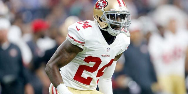 HOUSTON, TX - AUGUST 15: Shareece Wright #24 of the San Francisco 49ers defends during the game against the Houston Texans at NRG Stadium on August 15, 2015 in Houston, Texas. The Texans defeated the 49ers 23-10. (Photo by Michael Zagaris/San Francisco 49ers/Getty Images)