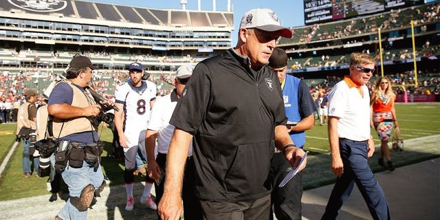 OAKLAND, CA - OCTOBER 11: head coach Jack Del Rio of the Oakland Raiders leaves the field after a loss to the Denver Broncos at O.co Coliseum on October 11, 2015 in Oakland, California. (Photo by Ezra Shaw/Getty Images)