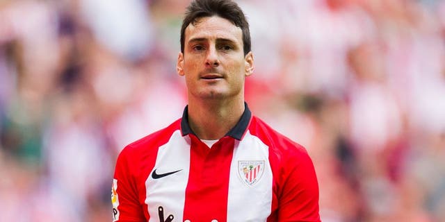 BILBAO, SPAIN - SEPTEMBER 13: Aritz Aduriz of Athletic Club Bilbao celebrates after scoring during the La Liga match between Athletic Club and Getafe CF at San Mames Stadium on September 13, 2015 in Bilbao, Spain. (Photo by Juan Manuel Serrano Arce/Getty Images)