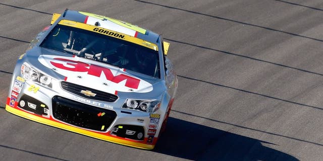 Jeff Gordon, driver of the #24 3M Chevrolet, races during the NASCAR Sprint Cup Series Hollywood Casino 400 at Kansas Speedway on October 18, 2015 in Kansas City, Kansas. (Photo by Matt Sullivan/Getty Images)