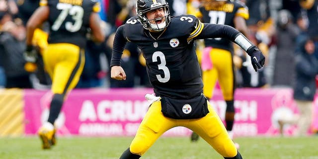 PITTSBURGH, PA - OCTOBER 18: Landry Jones #3 of the Pittsburgh Steelers celebrates a 4th quarter touchdown pass during the game against the Arizona Cardinals at Heinz Field on October 18, 2015 in Pittsburgh, Pennsylvania. (Photo by Jared Wickerham/Getty Images)
