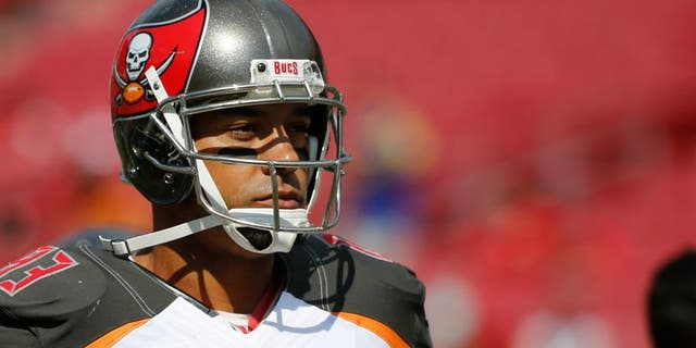 Sep 25, 2016; Tampa, FL, USA; Tampa Bay Buccaneers wide receiver Vincent Jackson (83) works out prior to the game at Raymond James Stadium. Mandatory Credit: Kim Klement-USA TODAY Sports