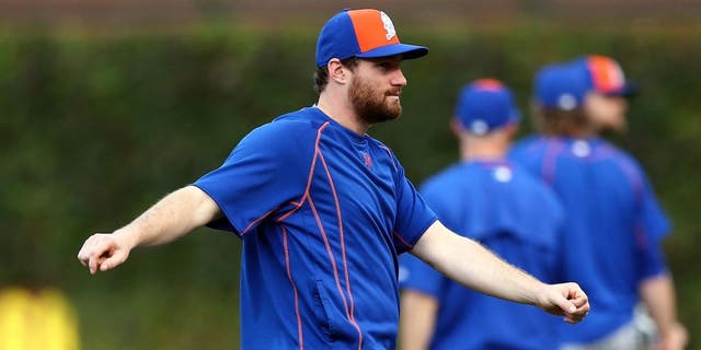 CHICAGO, IL - OCTOBER 21: Daniel Murphy #28 of the New York Mets warms up prior to game four of the 2015 MLB National League Championship Series against the Chicago Cubs at Wrigley Field on October 21, 2015 in Chicago, Illinois. (Photo by Elsa/Getty Images)