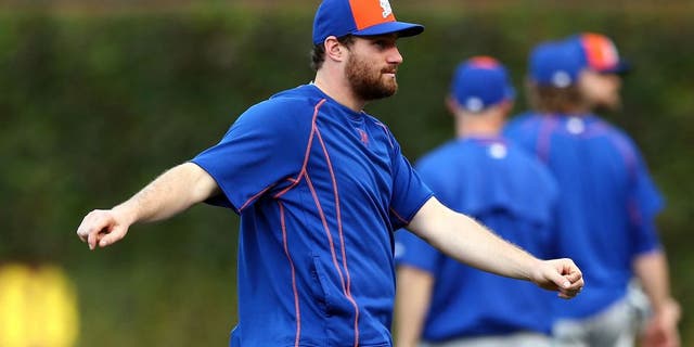 CHICAGO, IL - OCTOBER 21: Daniel Murphy #28 of the New York Mets warms up prior to game four of the 2015 MLB National League Championship Series against the Chicago Cubs at Wrigley Field on October 21, 2015 in Chicago, Illinois. (Photo by Elsa/Getty Images)