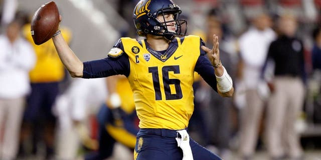 Oct 24, 2014; Santa Clara, CA, USA; California Golden Bears quarterback Jared Goff (16) throws the ball against the Oregon Ducks in the fourth quarter at Levi's Stadium. The Ducks won 59-41. Mandatory Credit: Cary Edmondson-USA TODAY Sports