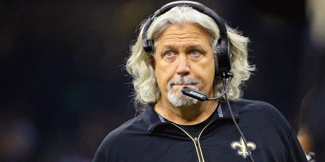 Oct 15, 2015; New Orleans, LA, USA; New Orleans Saints defensive coordinator Rob Ryan against the Atlanta Falcons during the first quarter of a game at the Mercedes-Benz Superdome. The Saints defeated the Falcons 31-21. Mandatory Credit: Derick E. Hingle-USA TODAY Sports