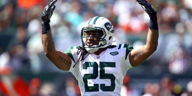 Sep 13, 2015; East Rutherford, NJ, USA; New York Jets safety Calvin Pryor (25) rallies fans against the Cleveland Browns during the first half at MetLife Stadium. Mandatory Credit: Danny Wild-USA TODAY Sports