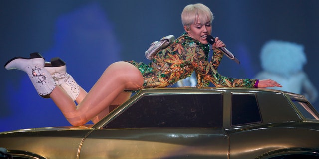 CORRECTION Miley Cyrus in Concert - Vancouver