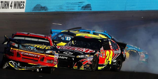 during the NASCAR Sprint Cup Series AdvoCare 500 at Phoenix International Raceway on November 11, 2012 in Avondale, Arizona.