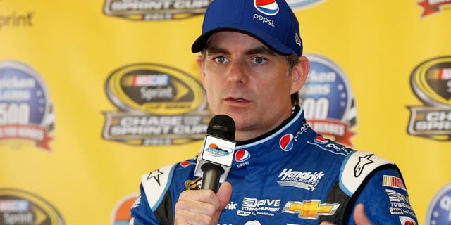 AVONDALE, AZ - NOVEMBER 13: Jeff Gordon, driver of the #24 Pepsi Chevrolet, speaks at a press conference following practice for the NASCAR Sprint Cup Series Quicken Loans Race for Heroes 500 at Phoenix International Raceway on November 13, 2015 in Avondale, Arizona. (Photo by Todd Warshaw/Getty Images)