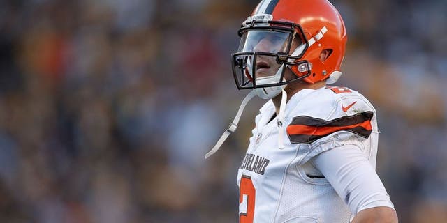 PITTSBURGH, PA - NOVEMBER 15: Johnny Manziel #2 of the Cleveland Browns during the 2nd half of the game against the Pittsburgh Steelers at Heinz Field on November 15, 2015 in Pittsburgh, Pennsylvania. (Photo by Gregory Shamus/Getty Images)