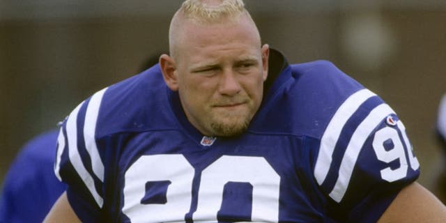Defensive tackle Steve Emtman at 1993 Indianapolis Colts Training Camp at Anderson College in Anderson, Indiana. (Photo by Don Larson/Getty Images) *** Local Caption ***