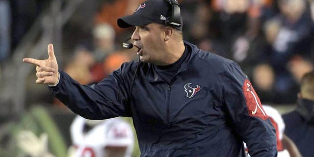 Nov 16, 2015; Cincinnati, OH, USA; Houston Texans head coach Bill O'Brien reacts during a NFL football game against the Cincinnati Bengals at Paul Brown Stadium. The Texans defeated the Bengals 10-6. Mandatory Credit: Kirby Lee-USA TODAY Sports