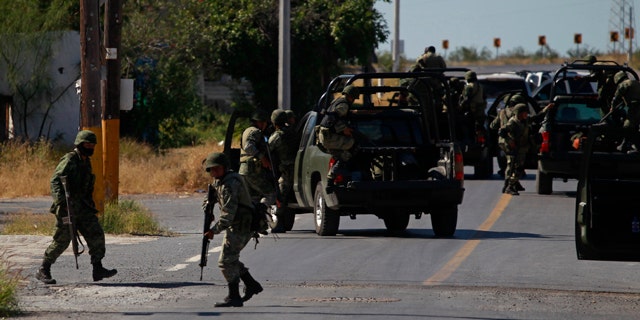 Residents Abandon Mexican Border Town as Drug Cartels Go to War | Fox News