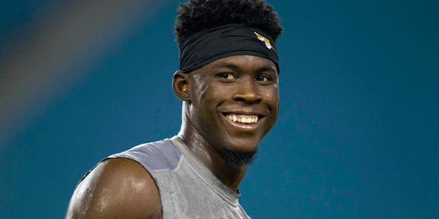 Nov 19, 2015; Jacksonville, FL, USA; Jacksonville Jaguars wide receiver Allen Hurns (center) warms up prior to a game against the Tennessee Titans at EverBank Field. Mandatory Credit: Logan Bowles-USA TODAY Sports