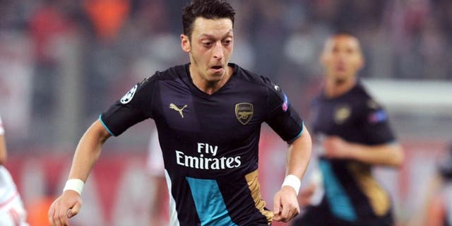 ATHENS, GREECE - DECEMBER 09: Mesut Ozil of Arsenal during the UEFA Champions League group F stage match between Olympiacos and Arsenal at the Karaiskakis Stadium on December 9, 2015 in Piraeus, Greece. (Photo by Stuart MacFarlane/Arsenal FC via Getty Images)