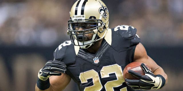 NEW ORLEANS, LA - NOVEMBER 8: Mark Ingram #22 of the New Orleans Saints runs the ball during a game against the Tennessee Titans at Mercedes-Benz Superdome on November 8, 2015 in New Orleans, Louisiana. (Photo by Wesley Hitt/Getty Images)