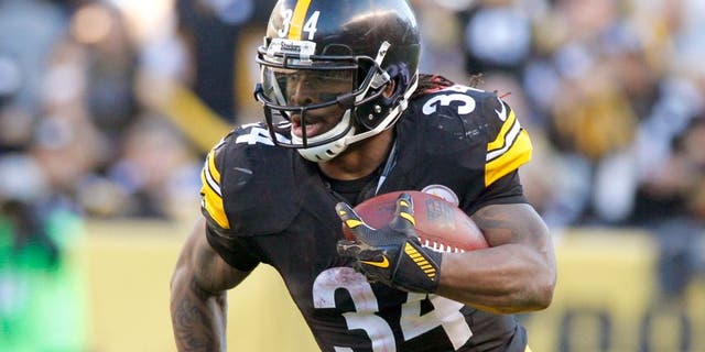 DeAngelo Williams #34 of the Pittsburgh Steelers in action during the game against the Oakland Raiders on November 8, 2015 at Heinz Field in Pittsburgh, Pennsylvania. (Photo by Justin K. Aller/Getty Images)
