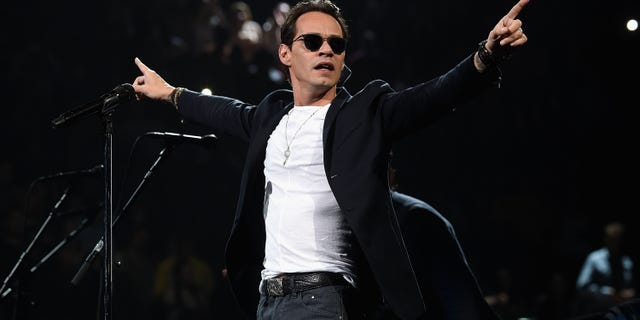 NEW YORK, NY - FEBRUARY 06: Marc Anthony performs onstage at Madison Square Garden on February 6, 2016 in New York City. (Photo by Jamie McCarthy/Getty Images)
