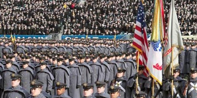 Tradisi dan sejarah dibungkus dalam pertandingan Angkatan Darat-Angkatan Laut ke-115