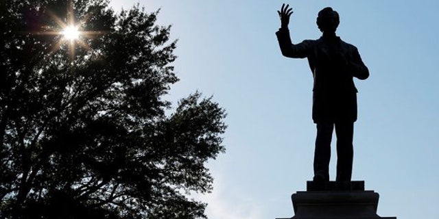 memphis confed statue reuters