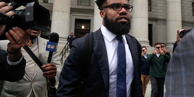 Ezekiel Elliott gave up his legal fight and will begin serving his suspension.