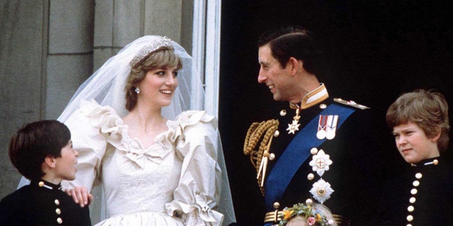 Le prince Charles et la princesse Diana le jour de leur mariage.