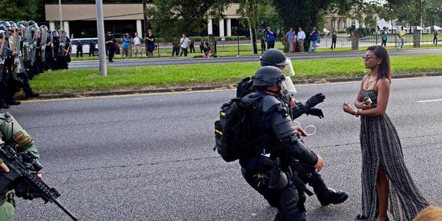 Striking Photo Captures Womans Arrest At Police Protest Fox News 2551