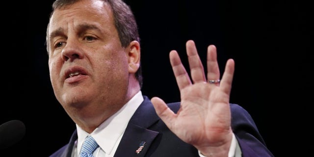 Governor of New Jersey Chris Christie speaks at the Freedom Summit in Des Moines, Iowa, January 24, 2015. REUTERS/Jim Young