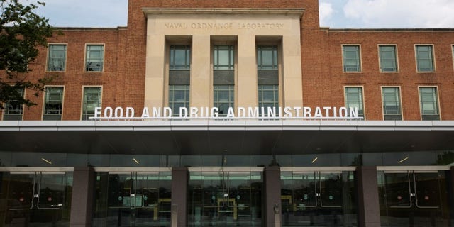A view shows the U.S. Food and Drug Administration (FDA) headquarters in Silver Spring, Maryland August 14, 2012. REUTERS/Jason Reed
