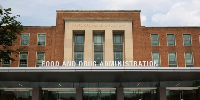 A view shows the U.S. Food and Drug Administration (FDA) headquarters in Silver Spring, Maryland August 14, 2012. REUTERS/Jason Reed