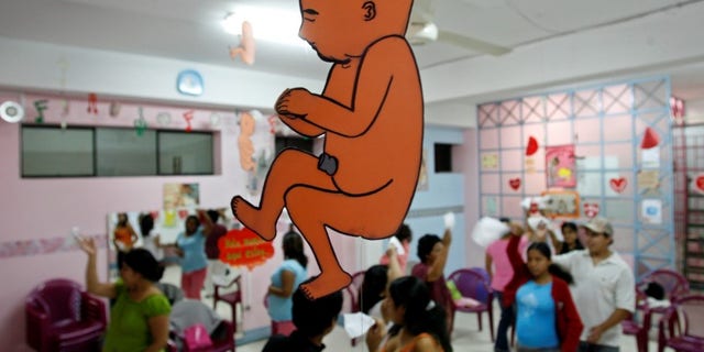 Future mothers attend a workshop in Lima's maternity hospital