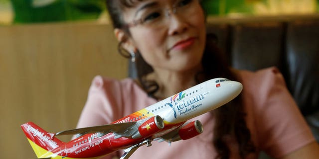 Nguyen Thi Phuong Thao, the president of VietJet, apologized for the performance.
