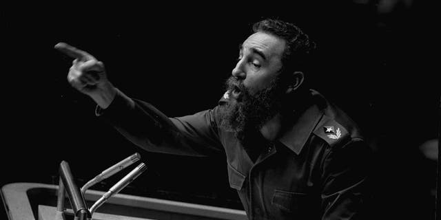 Pada saat kematian Castro, Lee telah melakukan perjalanan ke Kuba 20 kali dan bertemu dengan diktator delapan kali, menyebutnya sebagai "seorang pria yang cerdas" dan a "sejarawan."