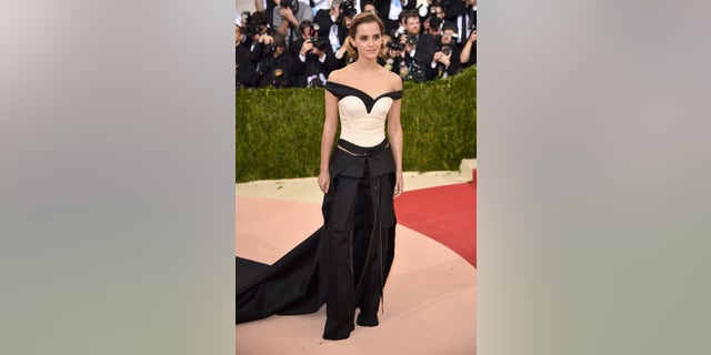 NEW YORK, NY - MAY 02: Emma Watson attends the "Manus x Machina: Fashion In An Age Of Technology" Costume Institute Gala at Metropolitan Museum of Art on May 2, 2016 in New York City. (Photo by Dimitrios Kambouris/Getty Images)
