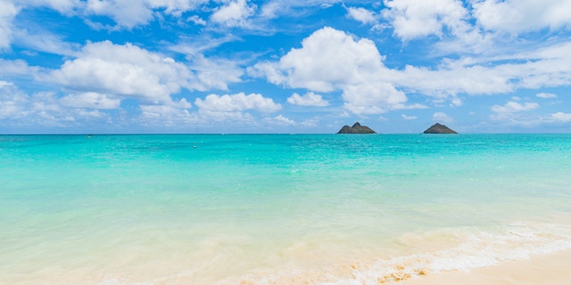 sandy Lanikai Beach and Mokulua Islands, Kailua, O'ahu, Hawai'i