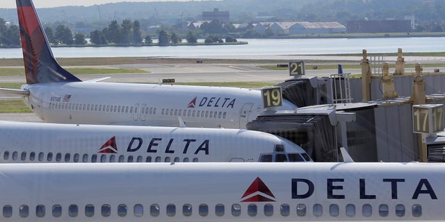 Strangers On Delta Flight Performed Sex Act In Their Seats Officials