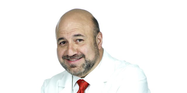 Dr. Manny Alvarez