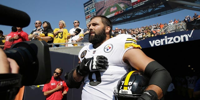 NFL national anthem flap sees Steelers coach Mike Tomlin rap Alejandro  Villanueva, while his jersey sales soar | Fox News