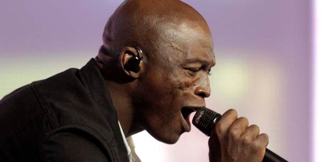 Seal performs in Jurmala on July 26, 2011.