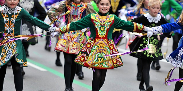(120317) -- NEW YORK, March 17, 2012 (Xinhua) -- People march during the St. Patrick's Day Parade in New York, the United States, March 17, 2012. (Xinhua/Wang Lei) (zx)
Xinhua News Agency / eyevine
Contact eyevine for more information about using this image:
T: +44 (0) 20 8709 8709
E: info@eyevine.com
http://www.eyevine.com