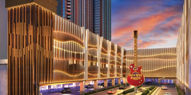 The resort will feature a 119,657 sq. foot gaming floor. The casino will contain 2,144 new slot machines and 120 new table games. The Hard Rock will feature VIP lounges adorned with crystal glass ceilings and signature memorabilia.