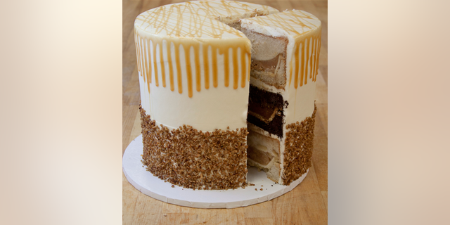 Now you don't have to choose between pie or cake-- have them both in one bite.
