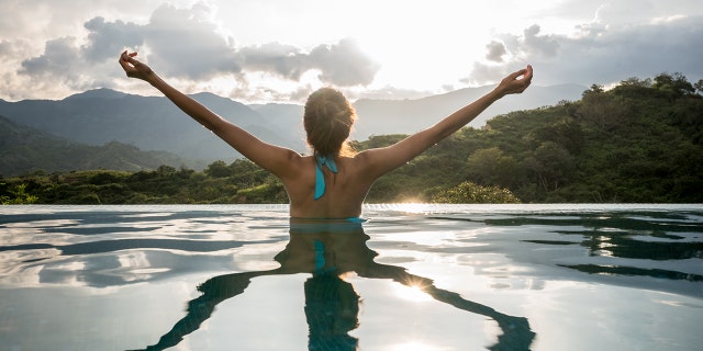 Not everything is as glamorous as it seems, as one woman learned when a hotel infinity pool turned out to be a large bathtub.